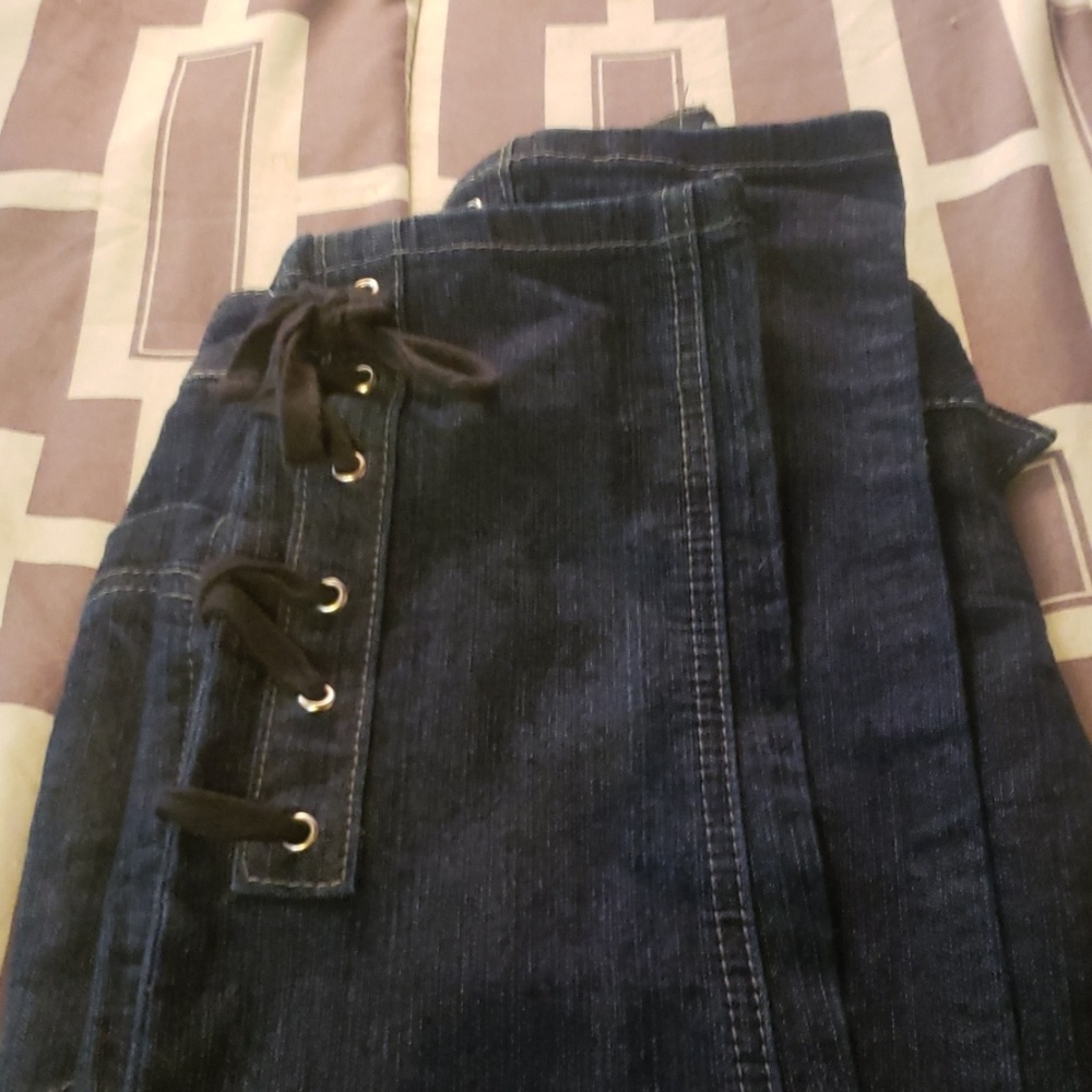 Jeans - Picture 2 of 3